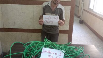 ضبط متهم بسرقة مساكن بحوزته بعض المضبوطات في بدر