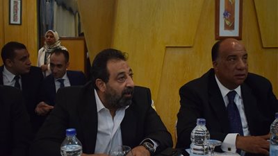 صور.. خناقة بين مرتضي منصور ومجدي عبدالغني 