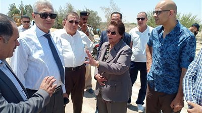 محافظ البحيرة تتفقد مواقع تطوير المرحلة التجريبية للعائلة المقدسة