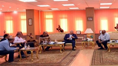 بـ186 مليون جنيه.. محافظ الشرقية يتابع أعمال إنشاء كوبري شرويدة بـ مدينة الزقازيق