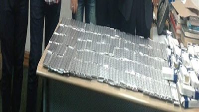 سلطات مطار برج العرب تضبط راكبة خلال محاولتها تهريب كمية من الأدوية 