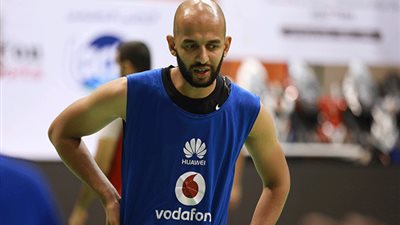 اختبار طبي لمؤمن أبو العينين