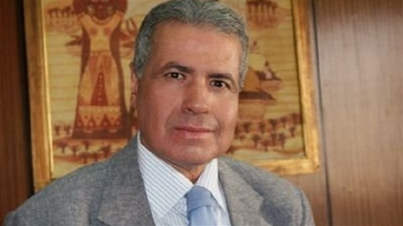 أشرف العشري الكاتب