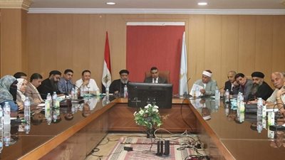 محافظ كفر الشيخ يتابع أهم موضوعات وتوصيات بيت العائلة المصرية