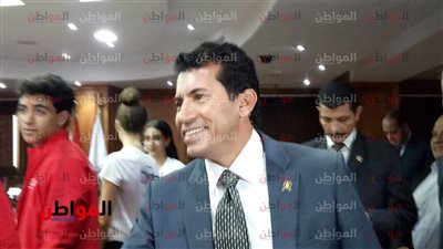 صور.. صبحي يكرم منتخب ناشئى وناشئات الاسكواش بعد الفوز ببطولة العالم
