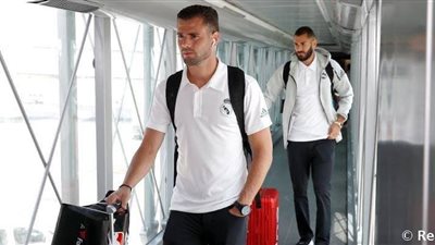 صور.. عوده بعثه ريال مدريد إلي إسبانيا