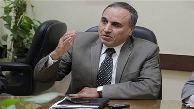 نقيب الصحفيين: عملية توزيع الصحف القومية تتطلب دراسة
