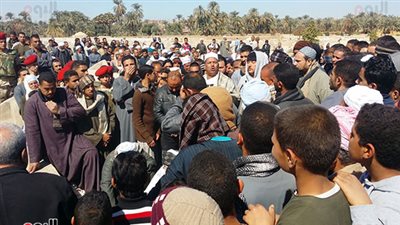 أهالي قرية الحريدية يطالبون بفتح المياه بالترع لري الأراضي الزراعية فى سوهاج