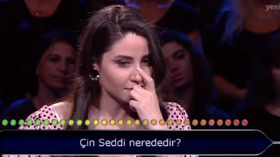 فيديو.. سؤال بسيط يستوقف متسابقة غبية في برنامج 