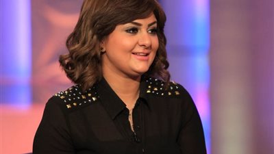 حلا شيحة تخلع الحجاب .. وشذى تعلق: إيه صفيحة الزبالة اللي إحنا عايشين فيها دي؟