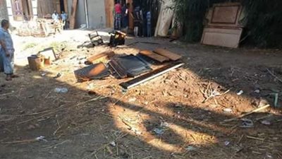 سيجارة تتسبب في حريق هائل بورشة نجارة في دمياط