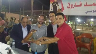 صور.. قطاع براعم بني سويف الرياضي يكرم الحكم الدولي محمد فاروق