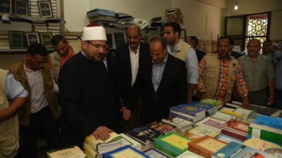 صور.. محافظ الإسكندرية ووزيري الأوقاف والشباب يفتتحون معرض المجلس الأعلى للشئون الإسلامية