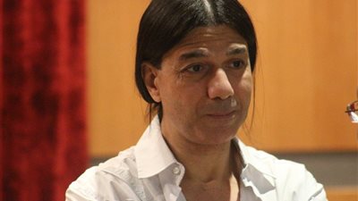 الفنان عماد حمدى يشعل مركز سينما الحضارة بمعزوفاته الخيالية 