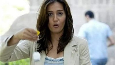 حلا شيحة تخلع الحجاب .. أزهري يدافع عنها: هي حرة 