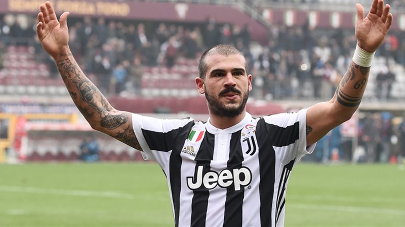 لاعب يوفنتوس ستورارو