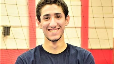 هشام يسرى لاعب طائرة سموحه يستعد لكأس العالم