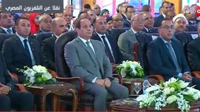 السيسي يلقى التحية على حضور افتتاح قناطر أسيوط الجديدة 