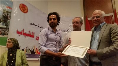 محافظ بورسعيد يكرم الشباب المتميزين في احتفالية اليوم العالمي للشباب 2018
