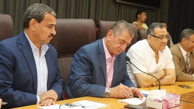 محافظ كفرالشيخ يناقش 67 شكوى في اللقاء الأسبوعي للمواطنين ويكلف بتحسين الخدمات