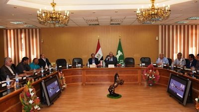 محافظ الشرقية يترأس اجتماعا للبدء في تنفيذ تطوير منظومة النظافة والمخلفات الصلبة