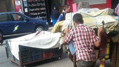 رئيس حي الجمرك بـ الإسكندرية يقود حملة مكبرة لرفع إشغالات الطريق