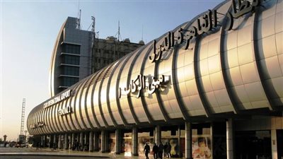 مطار القاهرة يعلن حالة الطوارئ استعدادًا لوصول الرئيس اليمني