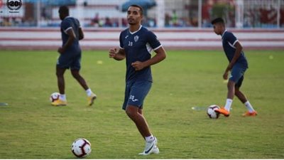 جروس يخصص فقرة للركلات الثابتة في مران الزمالك