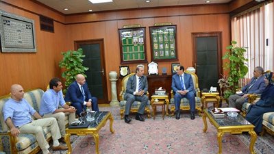 محافظ الدقهلية يستقبل وفد صندوق تحيا مصر لاستعراض خطوات تنفيذ مشروع 