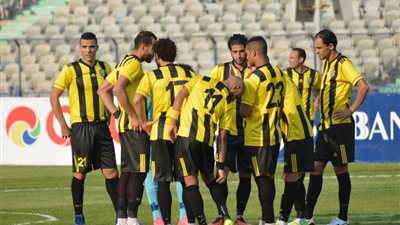 المقاولون والنجوم يبحثان عن فوزهم الأول في الدوري