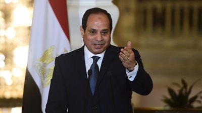 عاجل| الرئيس السيسى يصل الى قاعة افتتاح  مصانع الأسمنت فى محافظة بنى سويف