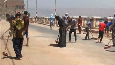 الشباب والرياضة تشارك فى نظافة شوارع مركز ومدينة المراغه