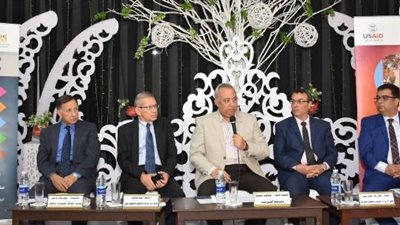 محافظ الشرقية يشارك في ملتقى وحدات تيسير الانتقال إلى العمل