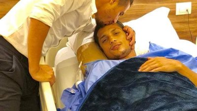 صور.. بسيوني يزور قائد المصري عقب الخروج من العمليات