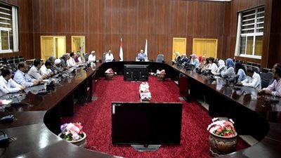 صور.. محافظ البحر الاحمر: يرأس الاجتماع التنسيقي لترتيب حفل زفاف جماعي لأيتام البحر الأحمر