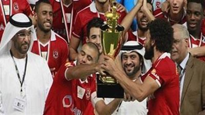 صورة لا تنسي.. عندما رفض متعب رفع لقب كأس السوبر في حضور غالي