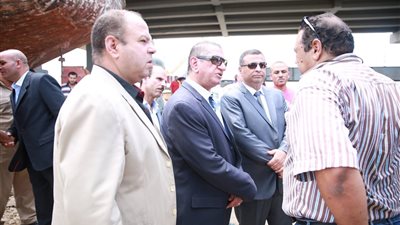 محافظ كفرالشيخ يطارد مافيا الزريعة ويصدر قراراً بحظر الصيد فى بوغاز البرلس