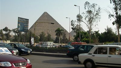 سيولة مرورية متوسطة في شوارع الهرم