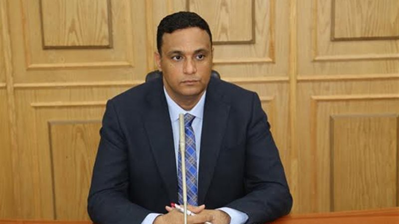  الدكتور أيمن مختار