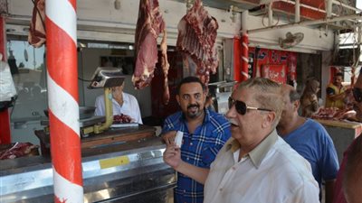 قبل عيد الأضحى.. محافظ الإسماعيلية يتفقد شوادر اللحوم ويؤكد بالأسعار المخفضة