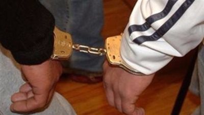 القبض على عاطلين بـ حوزتهما هيروين وأسلحة نارية فى الغربية