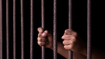 جنايات القاهرة تقضى بحبس 9 متهمين 3 سنوات بتهمة اختطاف رجل أعمال