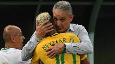 مدرب البرازيل يدافع عن نيمار