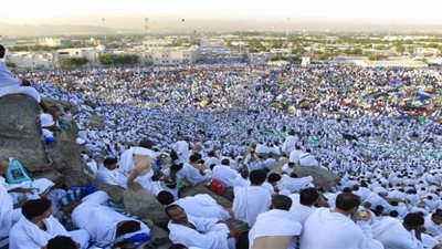 عاجل| رئيس بعثة الحج المصرية: اجمالي المترددين على عيادات الصحة بلغ أكثر من 57 ألف حاج  