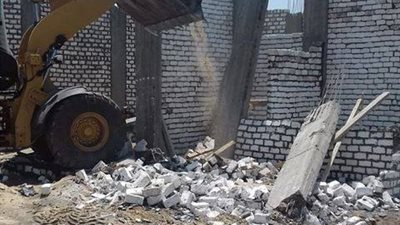 إزالة حالتي تعدى بمركز ملوى بالمنيا