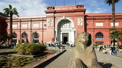 المتحف الكبير ينتهي من ترميم 17 قطعة أثرية ثقيلة تمهيدًا لعرضها عند افتتاحه