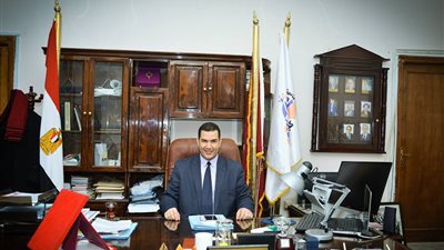 مناقشة دعم تعليم العربية للناطقين بـ 