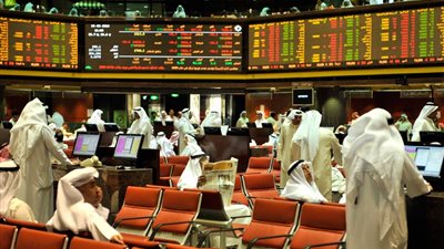 بورصات الخليج تتباين والسوق المصرية تغلق عند أعلى مستوياتها في 14 شهرا