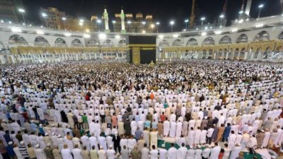 فيديو.. توافد كبير لـ الحجاج على الحرم المكي قبل الوقوف بعرفة