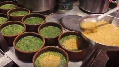 فيديو.. المصريون يستقبلون عيد الأضحى بشهية مفتوحة.. والفتة والكوارع أبرز الأهداف